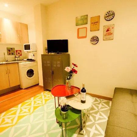 Iris Apartment *